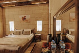 Lagania Cave Suites