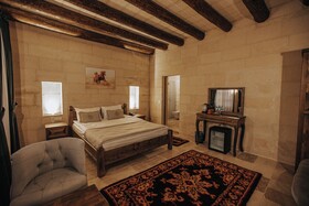 Lagania Cave Suites