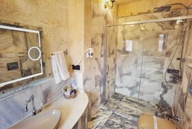 La Perla Cave Hotel