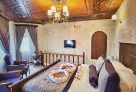 La Perla Cave Hotel