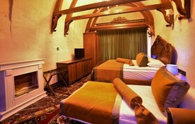 La Perla Cave Hotel