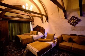 La Perla Cave Hotel