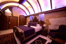 La Perla Cave Hotel