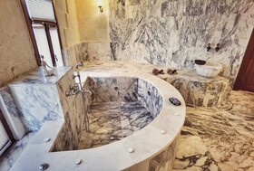 La Perla Cave Hotel