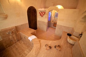 La Perla Cave Hotel