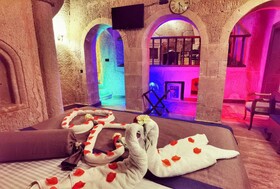 La Perla Cave Hotel