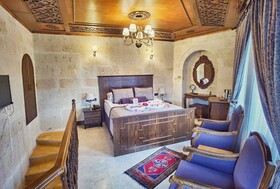 La Perla Cave Hotel