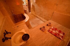 La Perla Cave Hotel