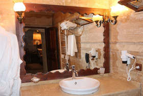 Melis Cave Hotel