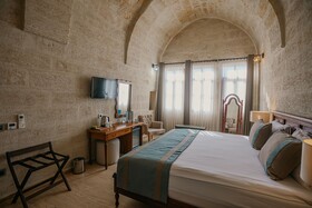 Misty Cave Hotel