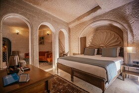 Misty Cave Hotel