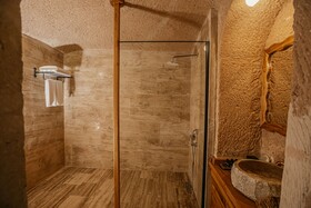 Misty Cave Hotel