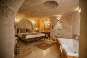 Misty Cave Hotel