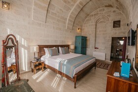 Misty Cave Hotel