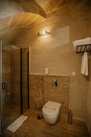 Misty Cave Hotel
