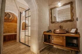 Misty Cave Hotel