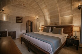 Misty Cave Hotel
