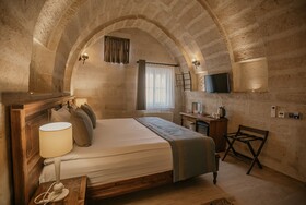 Misty Cave Hotel