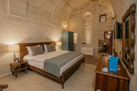 Misty Cave Hotel
