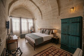 Misty Cave Hotel