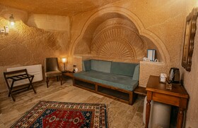 Misty Cave Hotel