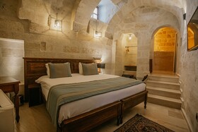 Misty Cave Hotel