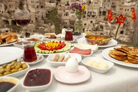 Narcissos Cave Hotel