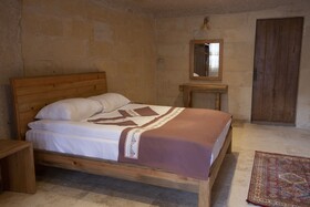 Narcissos Cave Hotel