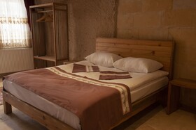 Narcissos Cave Hotel