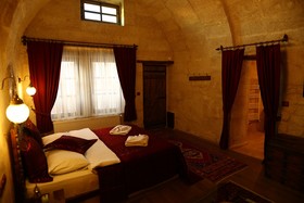 Shadow Cave House