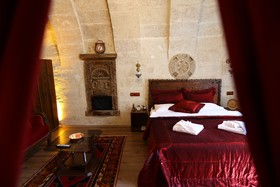 Shadow Cave House
