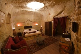 Shadow Cave House