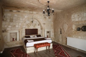 Shadow Cave House