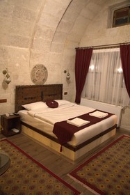 Shadow Cave House
