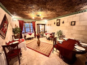 Shadow Cave House