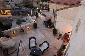 Shadow Cave House