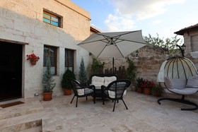 Shadow Cave House