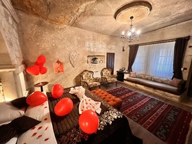 Shadow Cave House