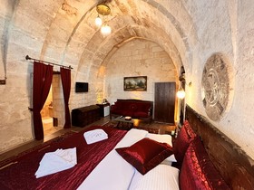Shadow Cave House