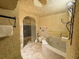 Sur Cave Hotel