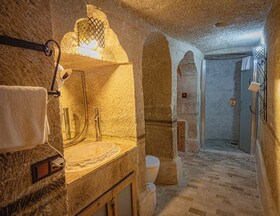 Sur Cave Hotel