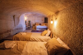 Sur Cave Hotel