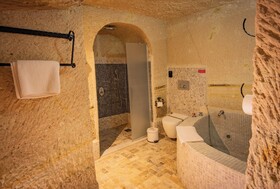 Sur Cave Hotel