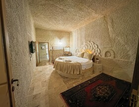 Sur Cave Hotel