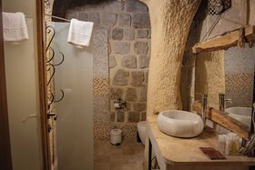 Sur Cave Hotel