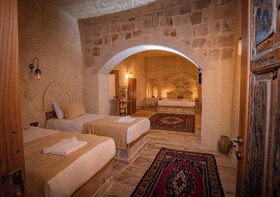 Sur Cave Hotel