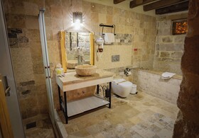 Sur Cave Hotel