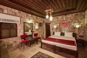 Under Cave Hotel