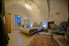 Vigneron Cave Hotel