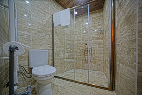 Vigneron Cave Hotel